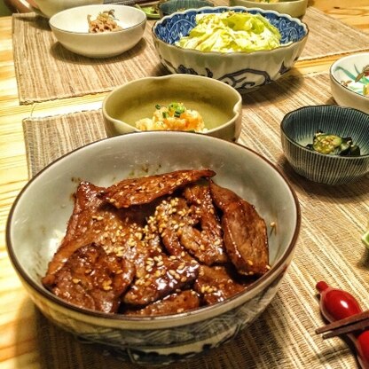 家に焼肉のたれが無いので手作りで作ってみましたが美味しくてできてご飯と合いました(*^^*)